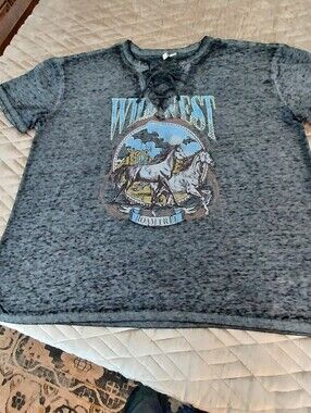 Cato Ladies Plus Size Grey 'Wild West' Graphic Lace-Up Burnout Tee. Size XL